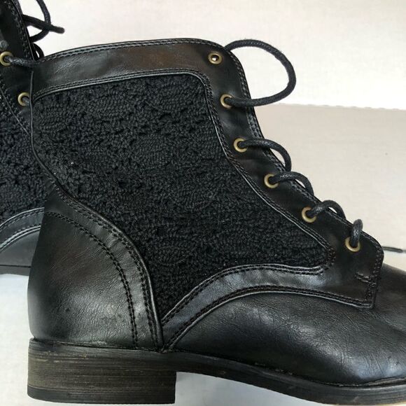 XOXO Brandice  Ankle  Boot 6.5M Black with knit upper Excellent condition - Picture 2 of 9